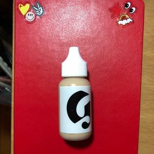 GLOSSIER SKIN TINT IN MEDIUM